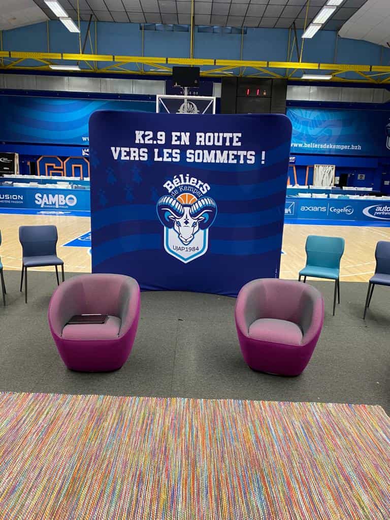 Photocall y carpas en zona mixta de baloncesto