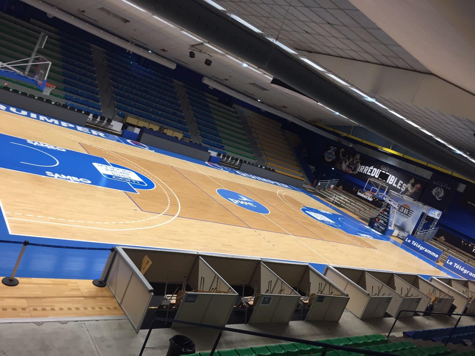 Vallas perimetrales para pabellones de baloncesto